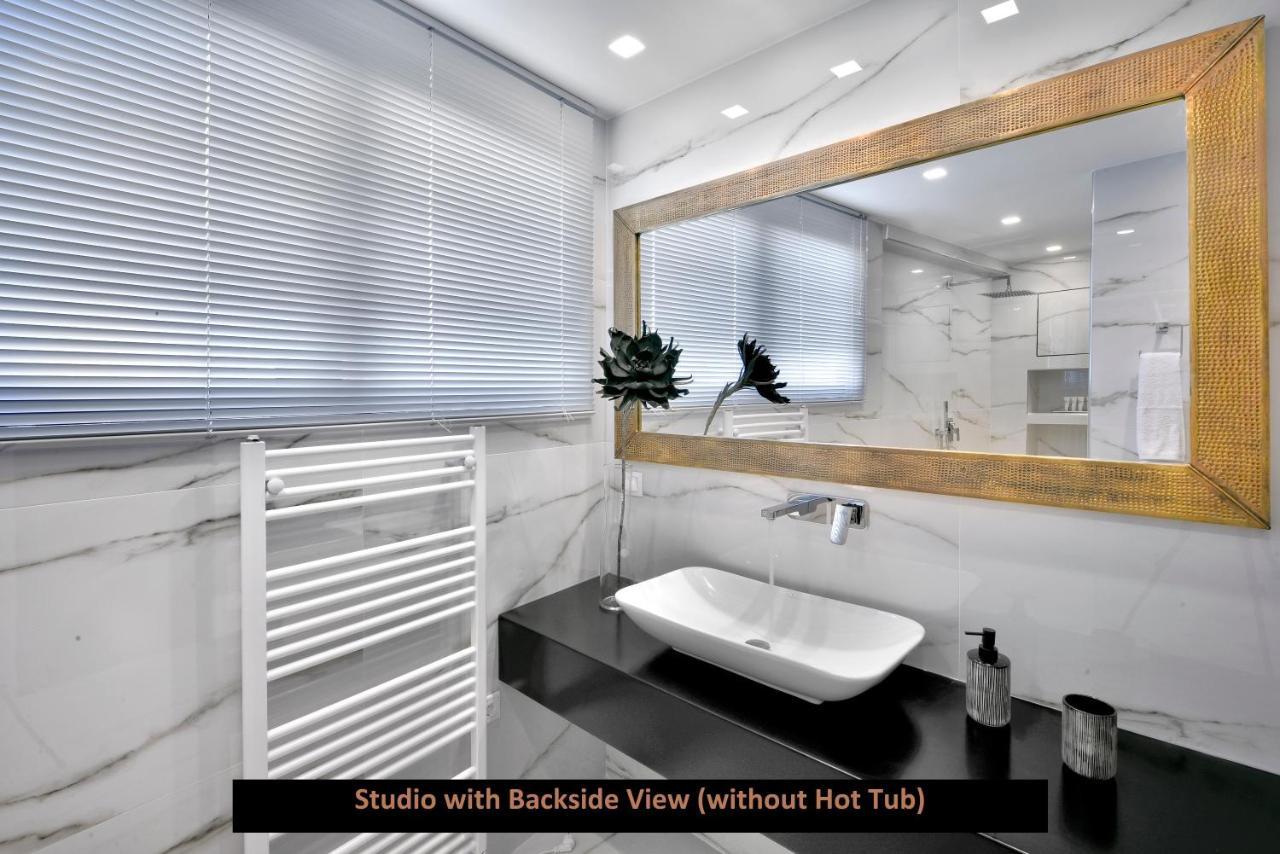 Ater Albus By K&K Apartment Athena Bagian luar foto